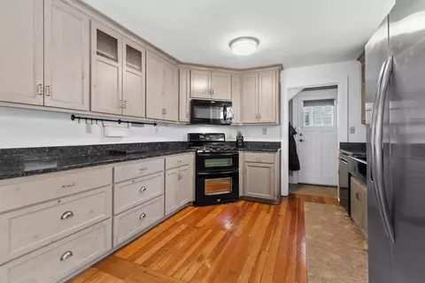 1029 N Owaissa St, Appleton, WI 54911 photo 5