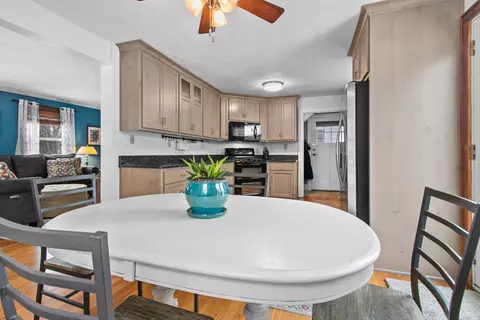 1029 N Owaissa St, Appleton, WI 54911 photo 9