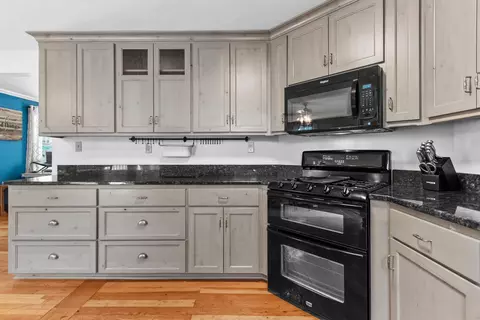 1029 N Owaissa St, Appleton, WI 54911 photo 7