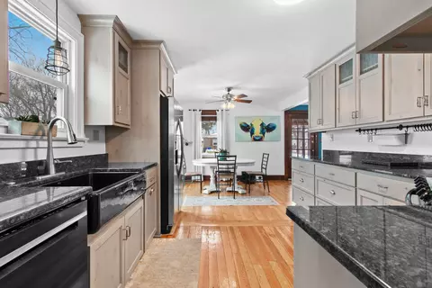 1029 N Owaissa St, Appleton, WI 54911 photo 8