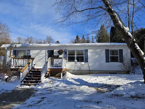 167 S School Rd, Daggett, MI 49821