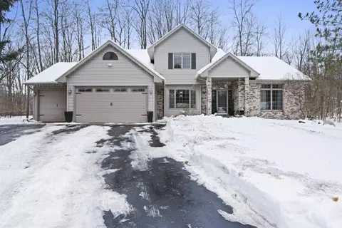 3401 Blackberry Ln, Green Bay, WI 54313