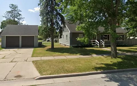261 Thompson St, Peshtigo, WI 54157