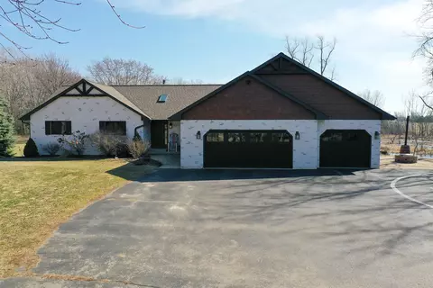 642 County Road C, Pulaski, WI 54162
