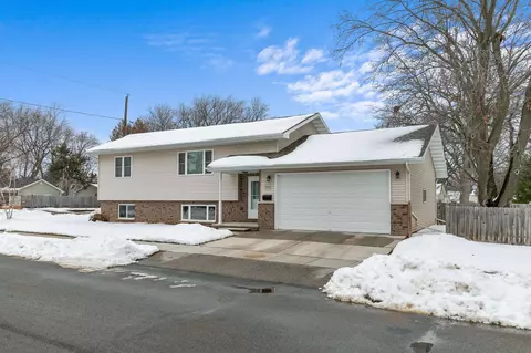 1520 Columbia Ave, Oshkosh, WI 54901