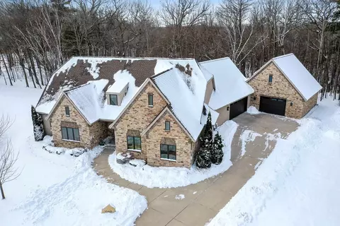 3340 Indigo Bluff Ct, Green Bay, WI 54311