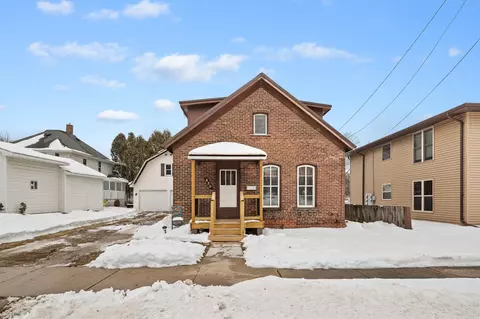 830 3rd St, Green Bay, WI 54304