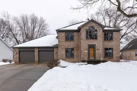 1857 Eagle Dr, Neenah, WI 54956