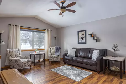 Living - n196 Hopfensperger Road, Appleton, WI 54915 photo 2 of 6