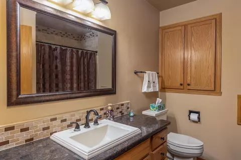 Bath - n196 Hopfensperger Road, Appleton, WI 54915 photo 2 of 2