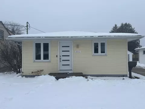 883 Roosevelt St, Menasha, WI 54952