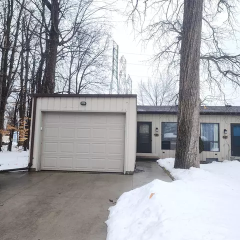 907 E Roeland Ave, Appleton, WI 54915 photo 2