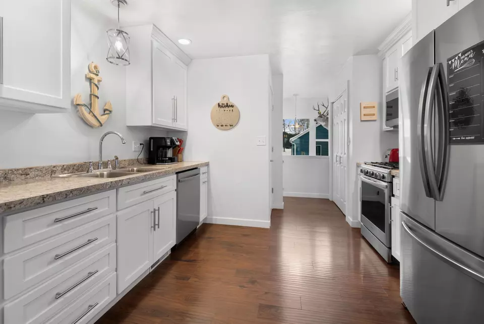 n1420 Shore Drive, WI 54143 36 Photos Movoto