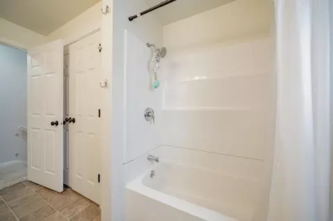 2800 E Dietzen Dr, Appleton, WI 54915 photo 16