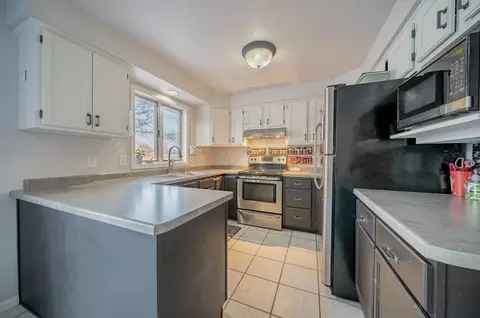 2800 E Dietzen Dr, Appleton, WI 54915 photo 8