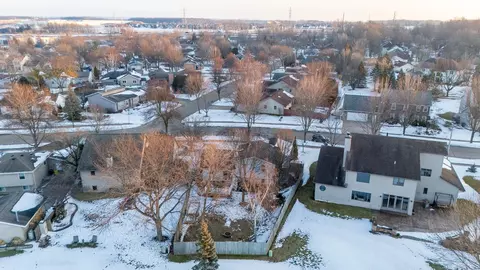 2800 E Dietzen Dr, Appleton, WI 54915 photo 3