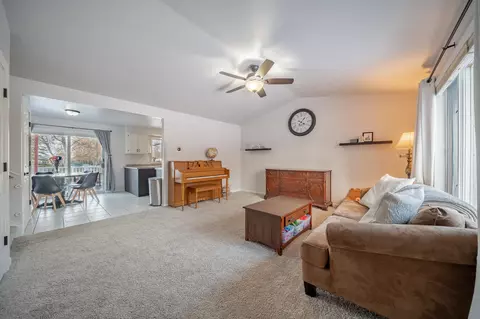 2800 E Dietzen Dr, Appleton, WI 54915 photo 5