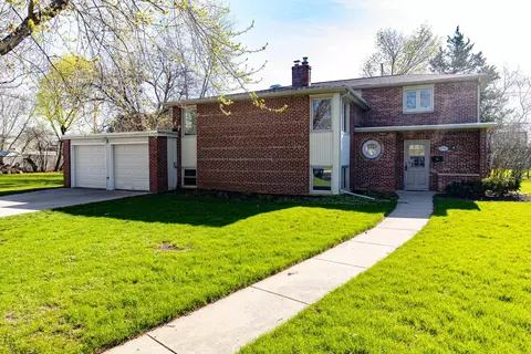 772 Chestnut St, Neenah, WI 54956