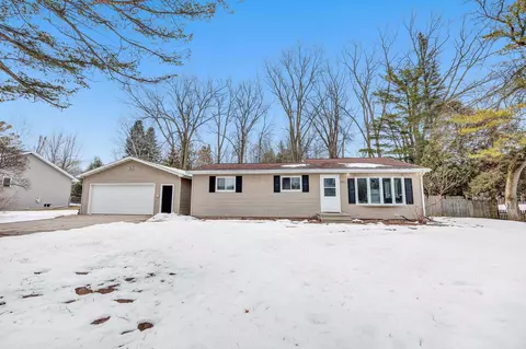 3096 Birch Rd, Suamico, WI 54173