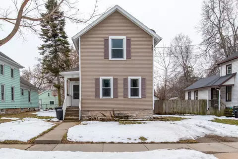 825 Otter Ave, Oshkosh, WI 54901