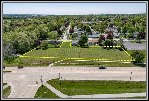 E Henry Street, Appleton, WI 54915