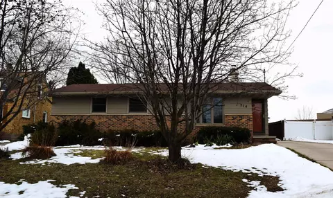 714 S 6th St, De Pere, WI 54115