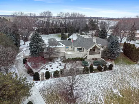 2477 Apple Creek Ct, De Pere, WI 54115