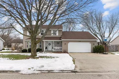 2329 W Seneca Dr, Appleton, WI 54914 photo 2
