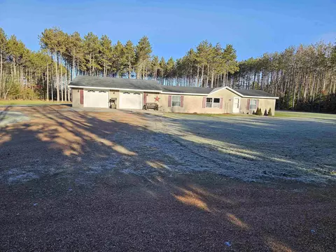 5666 W Wilderness Ln, Bancroft, WI 54921