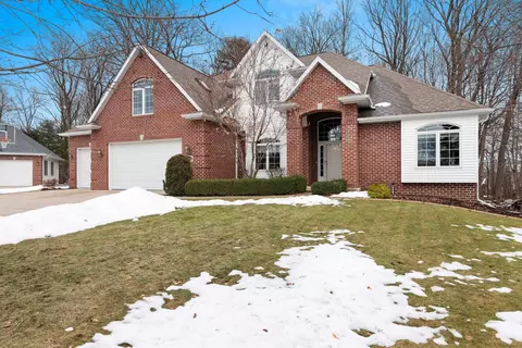 2906 Nikki Lee Ct, Green Bay, WI 54313