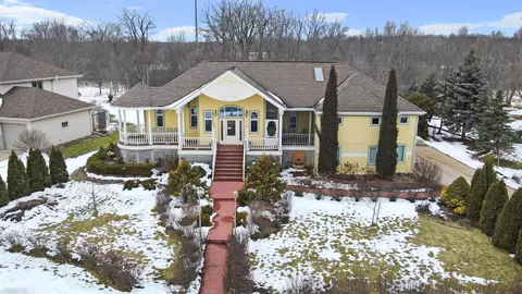 1521 Fallow Dr, Neenah, WI 54956