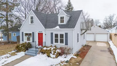 1624 W Commercial St, Appleton, WI 54914