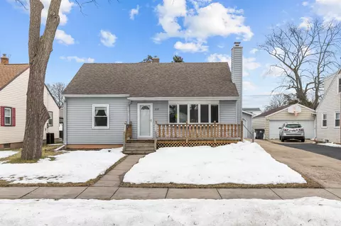 958 Higgins Ave, Neenah, WI 54956