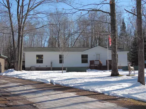 13740 Jacklin Ct, Suring, WI 54174
