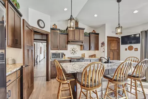 Kitchen - w4070 Wege Road, Appleton, WI 54913 photo 6 of 8