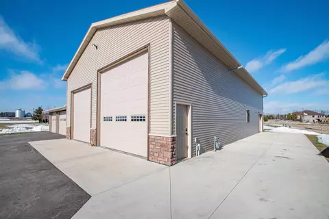 Exterior - w4070 Wege Road, Appleton, WI 54913 photo 2 of 16
