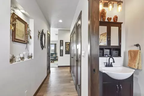 Entry Way - w4070 Wege Road, Appleton, WI 54913 photo 4 of 4