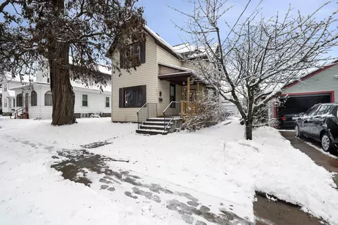 1010 N Division St, Appleton, WI 54915
