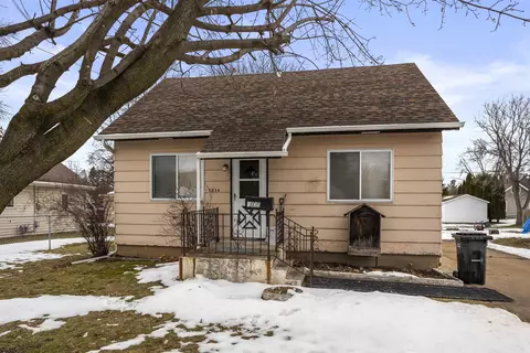 1036 W Bell Ave, Appleton, WI 54914 photo 2