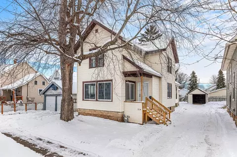 574 Evans St, Oshkosh, WI 54901