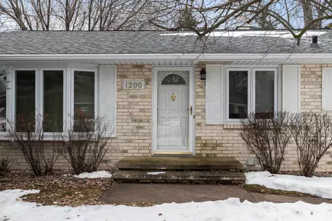 1200 S Weimar St, Appleton, WI 54915 photo 2