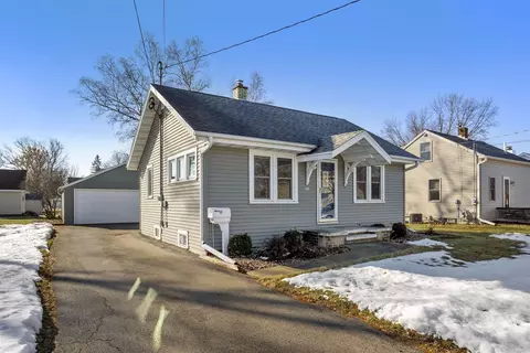509 Pierce Ave, Little Chute, WI 54140