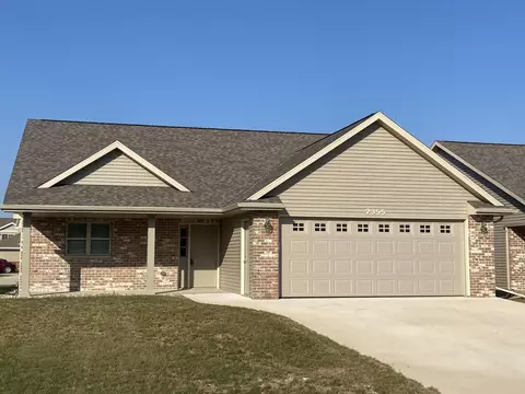 2355 E Plank Cir #2, Appleton, WI 54915 photo 1