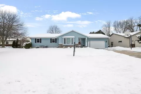 1171 Weatherwood Dr, Neenah, WI 54956