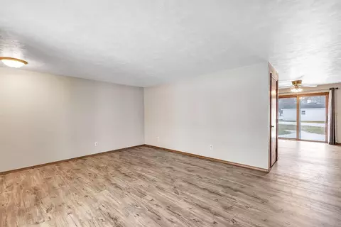 622 E Pulaski St, Pulaski, WI 54162 photo 5