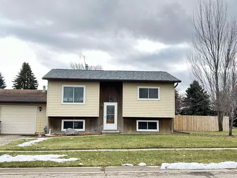 713 Buwalda Dr, Waupun, WI 53963