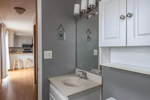 Bath - 3027 Cypress St, Appleton, WI 54915 photo 1 of 4