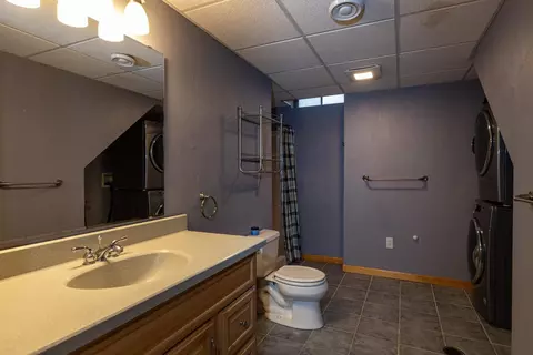 Bath - 3027 Cypress St, Appleton, WI 54915 photo 4 of 4