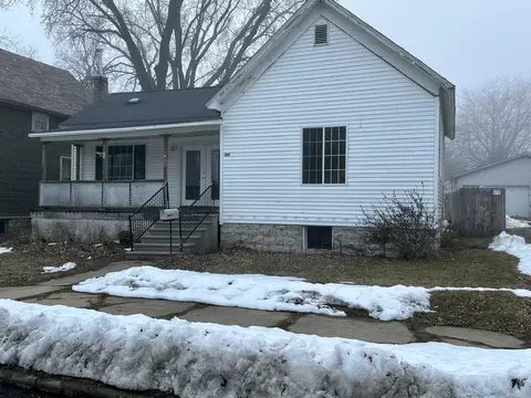 1011 Blaine St, Marinette, WI 54143