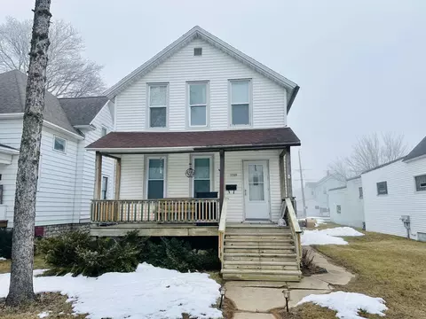 1705 14th Ave, Menominee, MI 49858